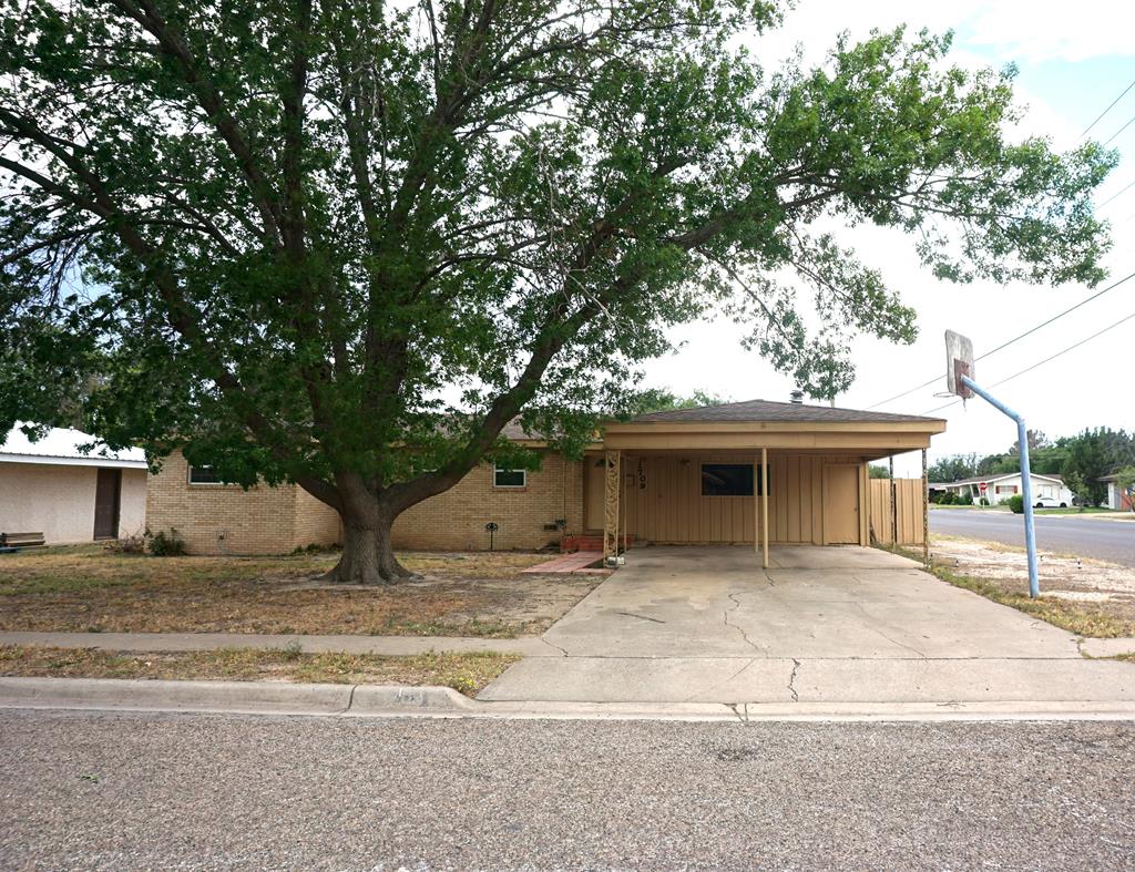 Division St, Fort Stockton, TX 79735