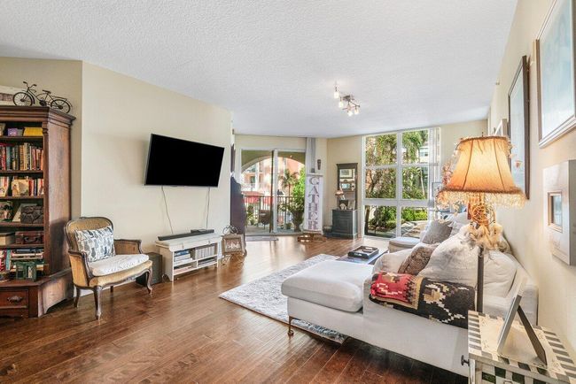 APT-201 - 804 E Windward Way, Condo with 3 bedrooms, 2 bathrooms and null parking in Lantana FL | Image 5