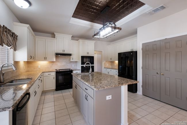 1018 Coyote Ridge Dr, House other with 3 bedrooms, 2 bathrooms and null parking in Spring Branch TX | Image 8