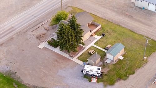 805 Teton Ave, Valier, MT, 59486-5111 | Card Image