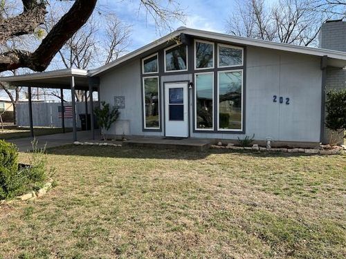 202 N Loop Dr, Brady, TX, 76825-7736 | Card Image