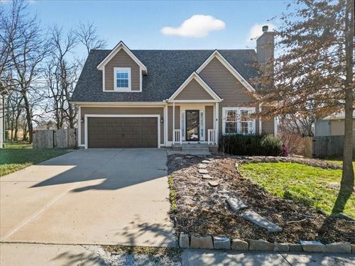 20493 W 221st St, Spring Hill, KS, 66083-4075 | Card Image