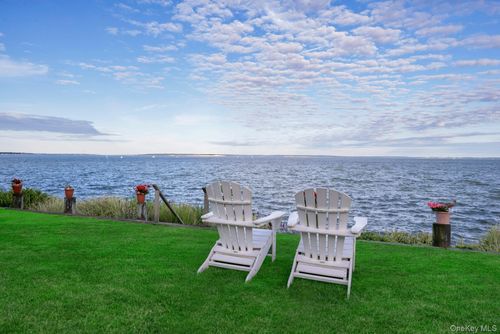 7020 Peconic Bay Blvd, Laurel, NY, 11948-1911 | Card Image