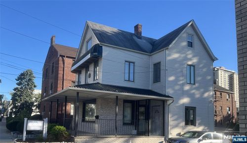 422 Main St, Fort Lee, NJ, 07024-2861 | Card Image