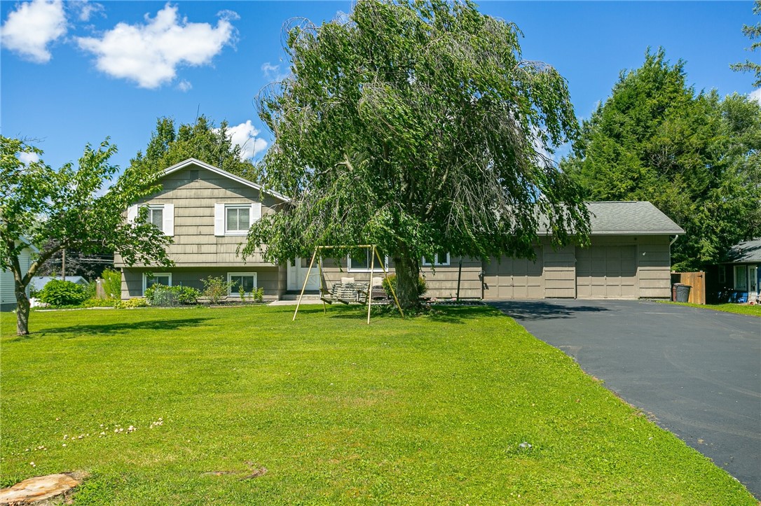 Fawn Ridge Rd, Henrietta, NY 14467