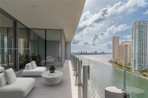 1704-300 Biscayne Boulevard Way, Miami, FL, 33131-2285 | Card Image