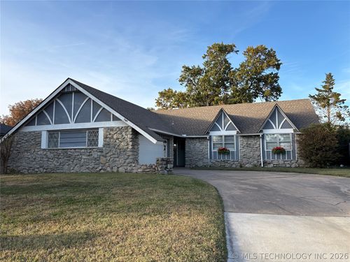 9445 E 39th Pl, Tulsa, OK, 74145-3702 | Card Image