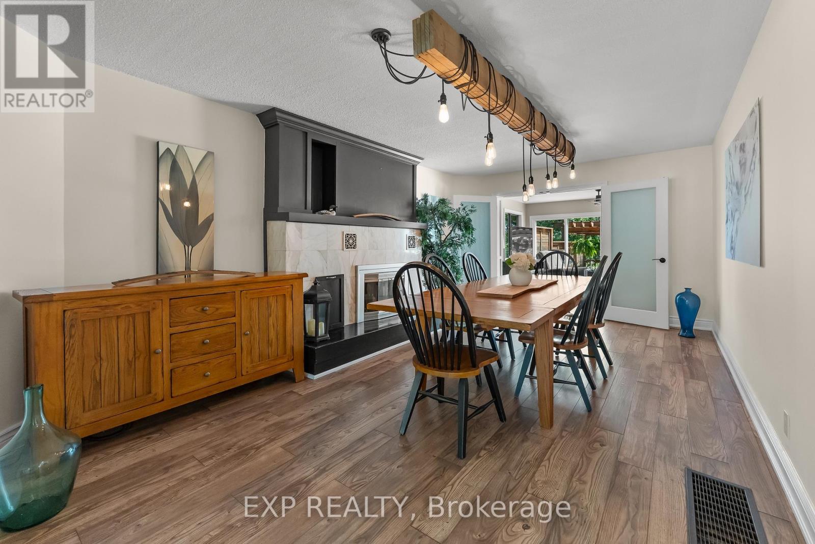 Residential in Pelham (Fonthill) 4