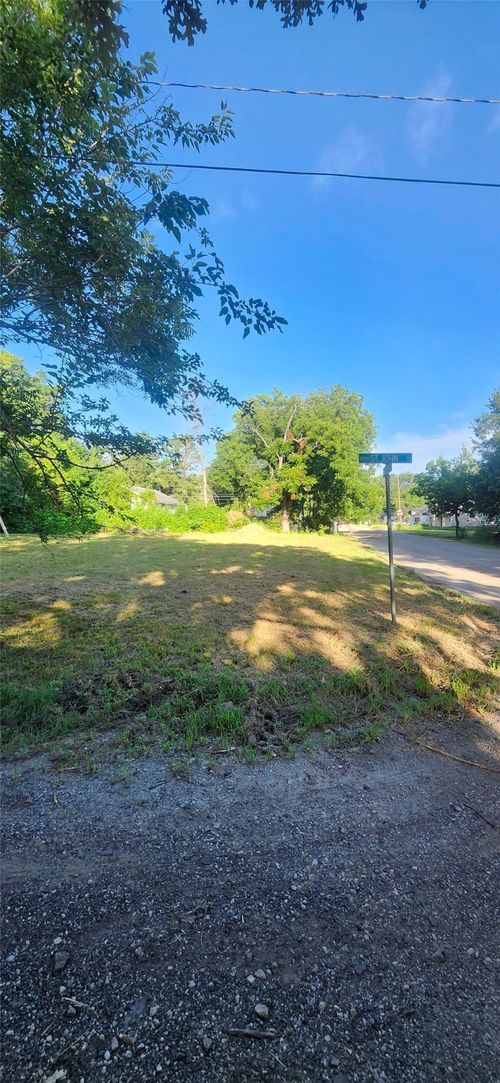 1210 Saint John St, Greenville, TX, 75401-2714 | Card Image