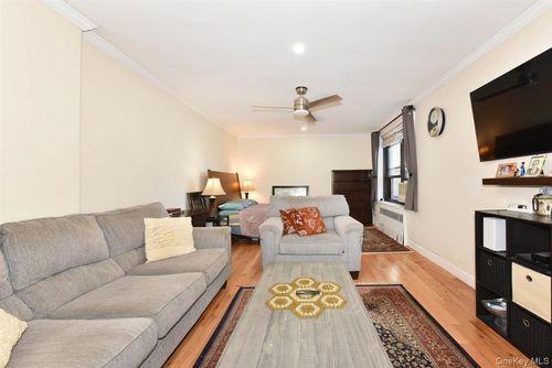 apt-728-84 Main St, Jamaica, NY, 11435-1716 | Card Image