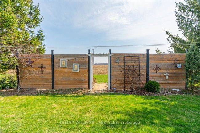 4609 Douglas Line, House other with 4 bedrooms, 2 bathrooms and 5 parking in Town Of Plympton Wyoming ON | Image 38