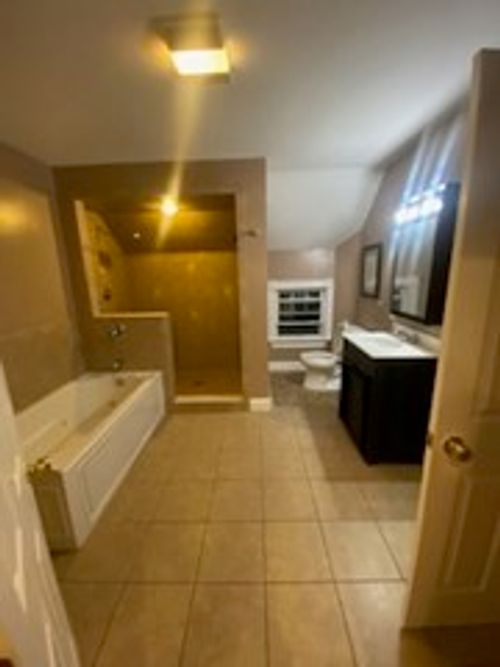 apt-3-211 Buffinton St, Fall River, MA, 02721-6705 | Card Image