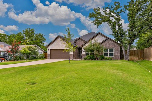 110 Iriquois Dr, Lake Kiowa, TX, 76240-9408 | Card Image