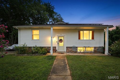 13 Russell Dr, Bismarck, MO, 63624-9458 | Card Image