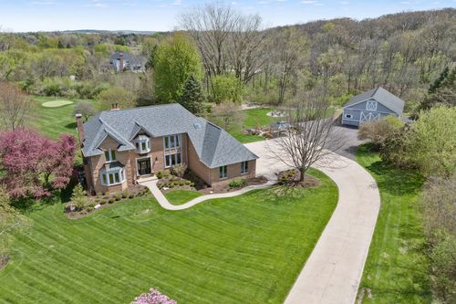 3N705 Roberts Rd, Campton Hills, IL, 60119-8810 | Card Image