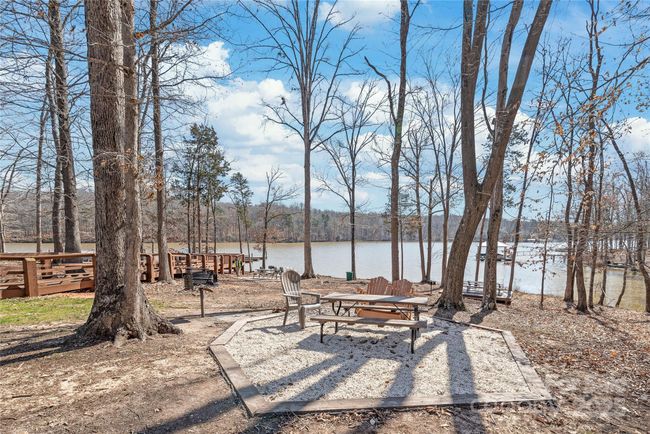 Relaxing park in community | Image 28