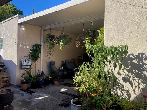 9141 Campo Road, Spring Valley, CA, 91977 | Card Image