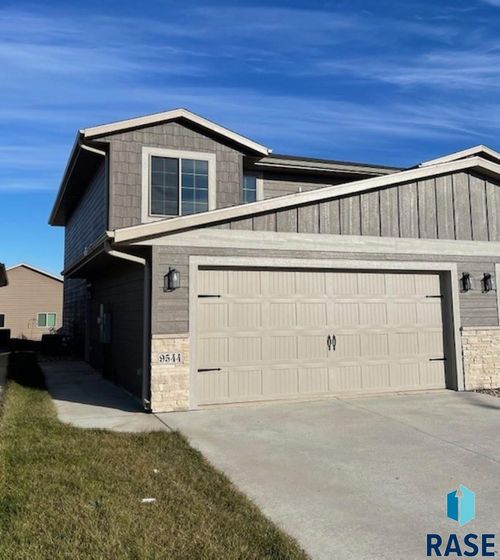 9544 Dolores Dr, Sioux Falls, SD, 57106 | Card Image