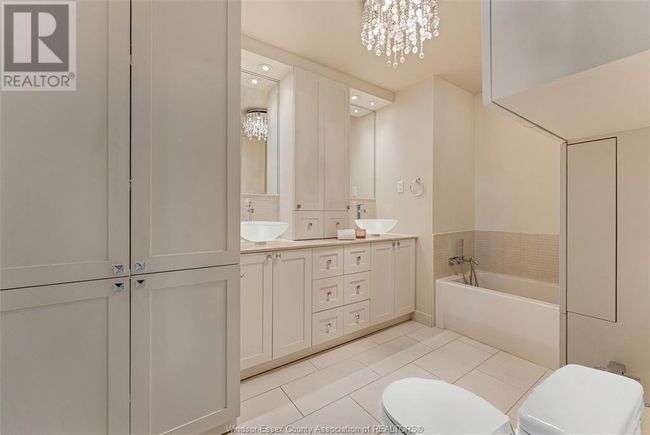 4520 Centre Lake Dr, House other with 5 bedrooms, 4 bathrooms and null parking in Windsor ON | Image 25