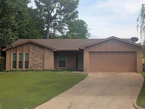 4218 Hunters Ct, Arlington, TX, 76016-4802 | Card Image