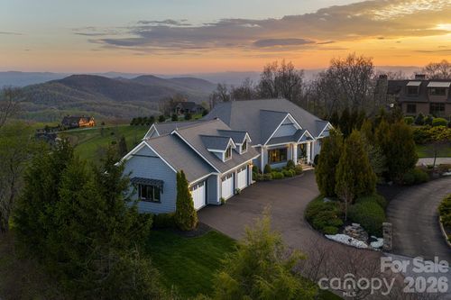 89 N Snow Ridge Dr, Hendersonville, NC, 28792-0050 | Card Image