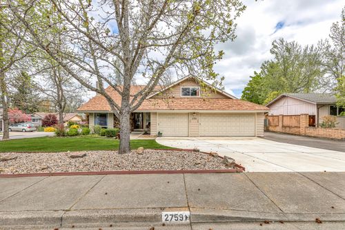 2759 Pennington Dr, Medford, OR, 97504-5126 | Card Image