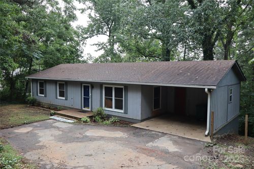 124 Pine Hill Dr, Swannanoa, NC, 28778-2622 | Card Image