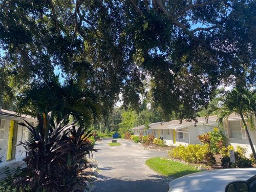 8011 Emi Ann Ln, RIVERVIEW, FL, 33578-4362 | Card Image