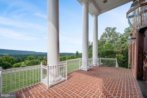 18037 Clendenning Cir, ROUND HILL, VA, 20141-2580 | Card Image