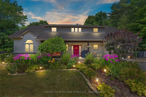 211 Fitzsimmons Rd, Lansdowne, ON, K0E1L0 | Card Image