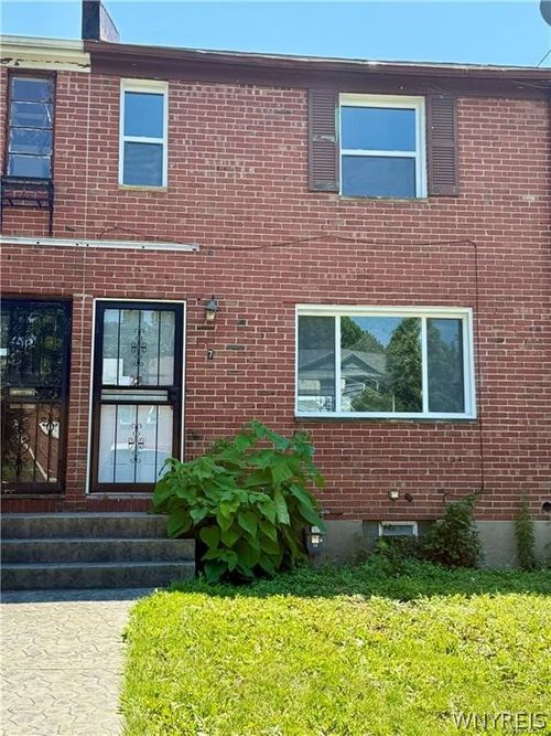 7 Bennett Village Ter, Buffalo, NY, 14214-2201 | Card Image