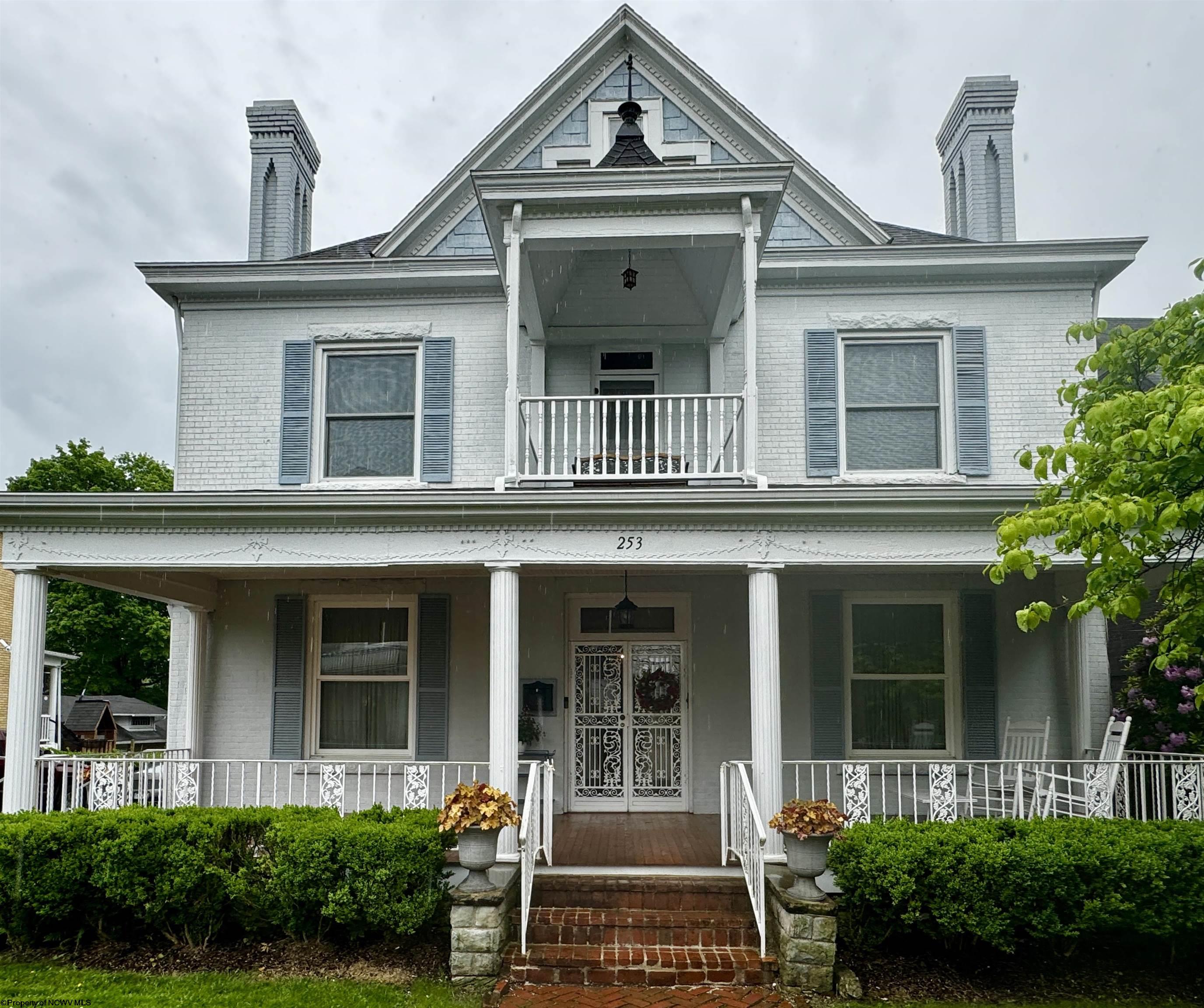 Carr Ave, Clarksburg, WV 26301