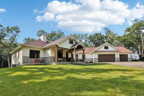 1068 Valley View Rd, Burlington, WI, 53105 | Card Image