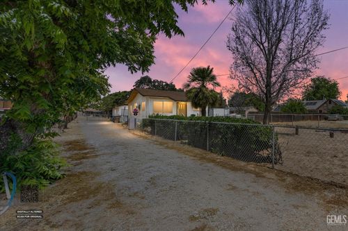 4830 Morro Dr, Bakersfield, CA, 93307-3043 | Card Image