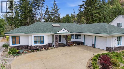 15 Farchant Way, Vernon, BC, V1H1E3 | Card Image