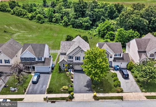 325 Thomas Armor Dr, WINDSOR, PA, 17366-9023 | Card Image