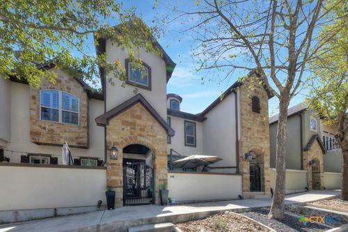 949 Academy Ave, New Braunfels, TX, 78130-5454 | Card Image