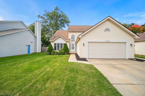 1072 Valley Creek Dr, Eastlake, OH, 44095-2361 | Card Image