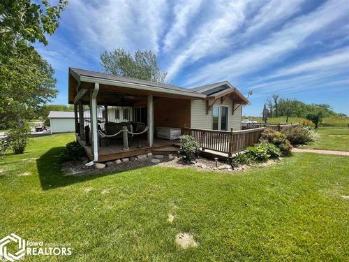 5370 Wells Fargo Trl, Melrose, IA, 52569-8612 | Card Image