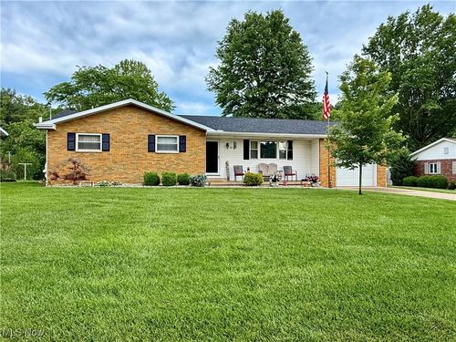 52 Woodlawn Ave, Belpre, OH, 45714-9200 | Card Image
