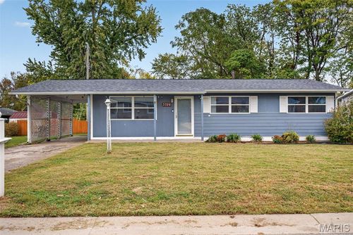 3326 Hannibal Dr, Saint Charles, MO, 63301-4450 | Card Image
