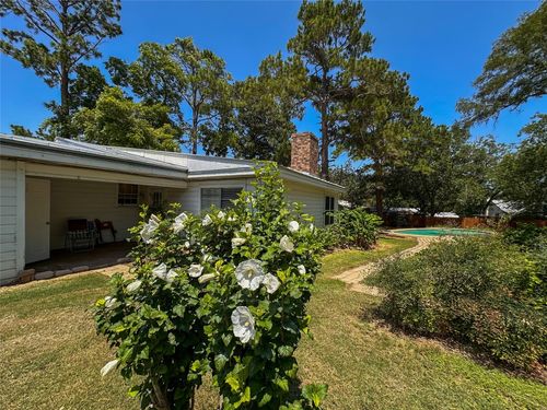 407 4th Ave, Smithville, TX, 78957-3005 | Card Image