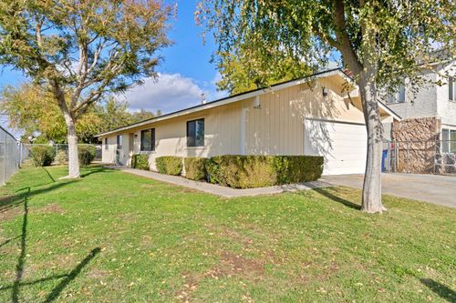 360 W Pinedale Avenue, Pinedale, CA, 93650 | Card Image