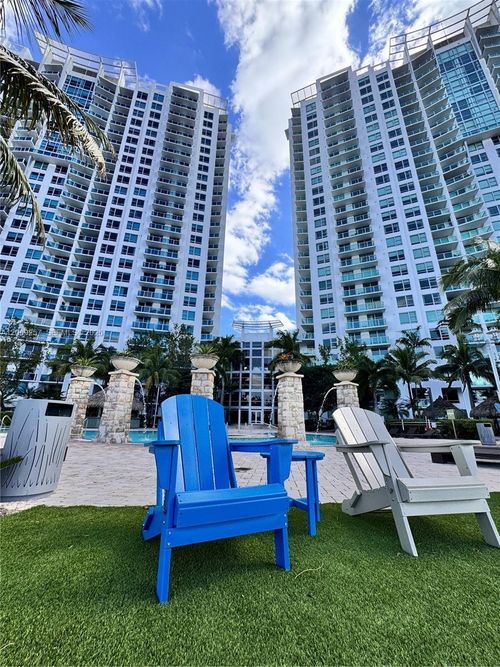 2705s-2681 N Flamingo Rd, Sunrise, FL, 33323-1750 | Card Image