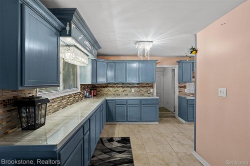 23722 Brest, Taylor, MI, 48180-4063 | Card Image