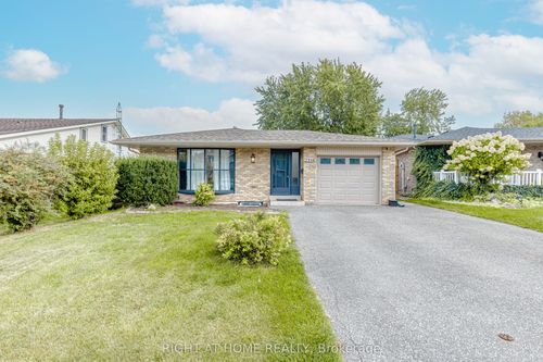 2358 Arnold Cres, Burlington, ON, L7P4G3 | Card Image