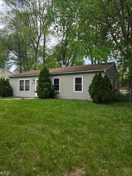 2812 Cabot Dr, Lansing, MI, 48911-2303 | Card Image