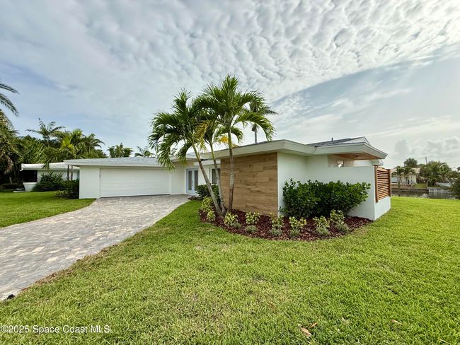 57 Riverview Ln, House other with 3 bedrooms, 2 bathrooms and null parking in Cocoa Beach FL | Image 9