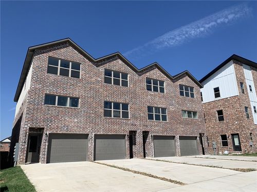 2616 Sw Livingston Sq, Bentonville, AR, 72713-4007 | Card Image