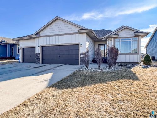 9521 W Keyrell Cir Circle, Sioux Falls, SD, 57106 | Card Image